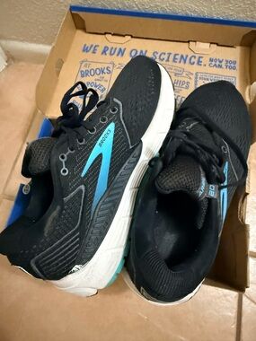 Brooks Black and Aqua Mesh Running Sneakers